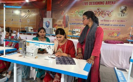 ताज महोत्सव में आगरा की 20 महिलाओं ने देश के नामचीन फैशन डिज़ाइनरों से लिया हाई-क्लास जैक सिलाई मशीन का प्रशिक्षण, ‘धरोहर–ओडीओपी फ्यूजन शो’ में दिखेगा परंपरा और आधुनिक फैशन का भव्य संगम