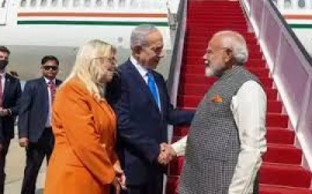 पीएम मोदी तेल अवीव पहुंचे,  उनके विमान इंडिया वन को सर्वाधिक किया गया ट्रैक, इजरायली संसद को संबोधित करने वाले पहले भारतीय नेता होंगे