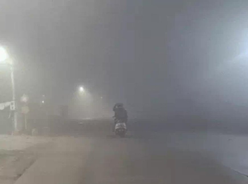 आगरा पर सर्दी का डबल अटैक, घना कोहरा, ओस की फुहार और बढ़ी गलन से जनजीवन अस्त-व्यस्त
