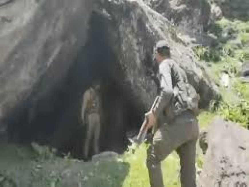 जम्मू कश्मीर के उधमपुर में जैश के शीर्ष कमांडर सहित दो आतंकवादी ढेर, गुफा में छिपे थे दोनों