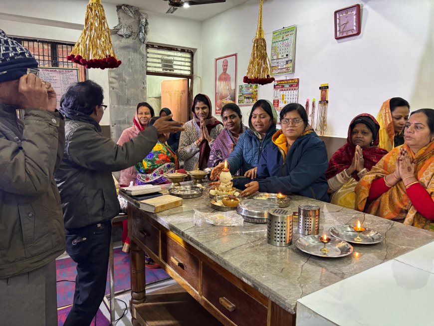 जयघोष से गूंजा जिनालय: आगरा में भक्तिभाव से मना श्री पद्मप्रभु भगवान का मोक्ष कल्याणक