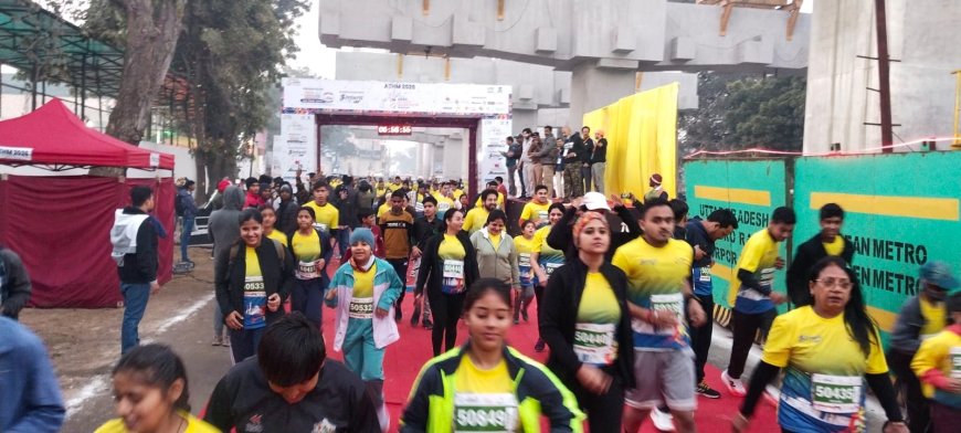 ताजनगरी में देश-विदेश के ढाई हजार धावकों की दौड़ः फिटनेस का संदेश दिया ताज हाफ मैराथन ने