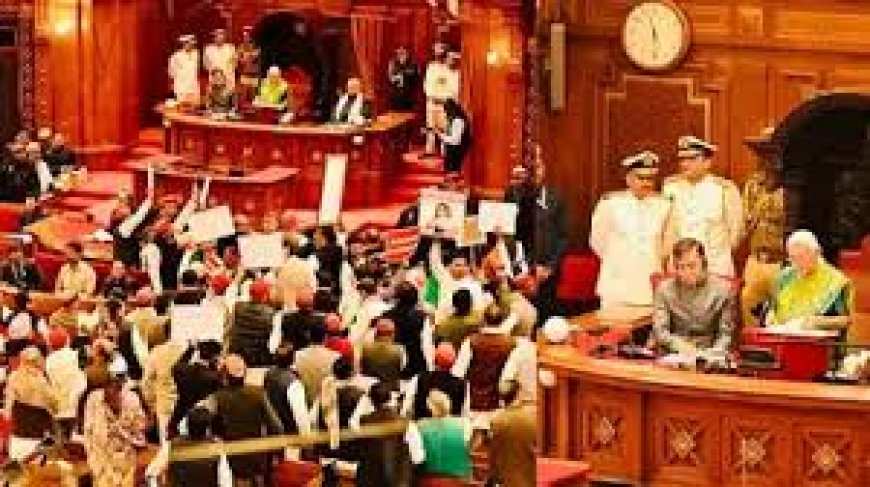 यूपी विधानमंडल का बजट सत्र शुरू, राज्यपाल के अभिभाषण के दौरान सपा-कांग्रेस के विधायकों ने की नारेबाजी. भड़कीं राज्‍यपाल आनंदी बेन, सीएम योगी ने हंसते हुए थपथपाई मेज