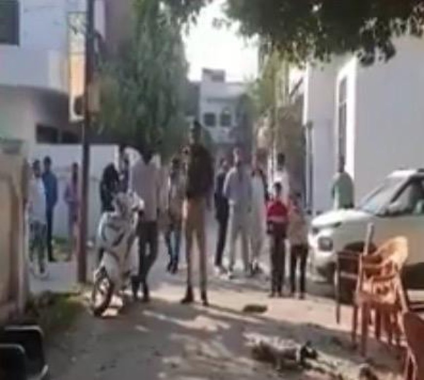 आगरा में दीवार बनी ‘धार्मिक बॉर्डर’, दशकों पुराना साथ टूटा, सवालों के घेरे में प्रशासन