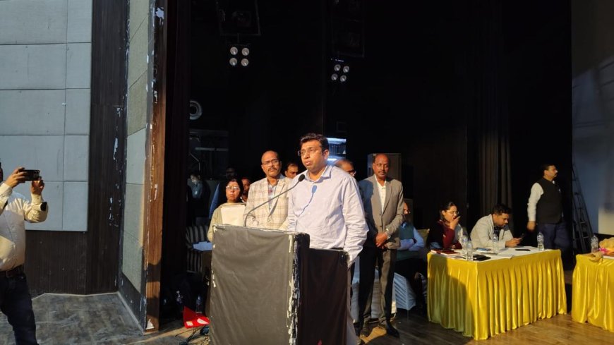 आगरा में यूपी बोर्ड परीक्षा को लेकर हाई-लेवल ब्रीफिंग, डीएम ने दिए नकल पर सीधी कार्रवाई के सख्त निर्देश