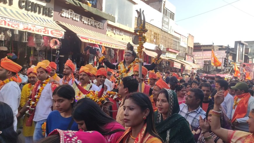 महाशिवरात्रि पर हर-हर महादेव से गूंजा आगरा: शिव बरात, शिव विवाह लीला और शोभायात्राओं में उमड़ा आस्था का सैलाब