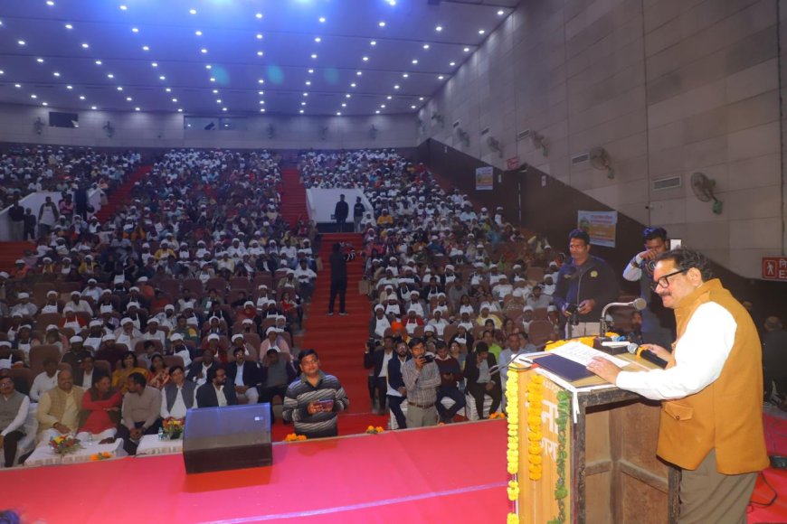 आगरा के हजारों स्ट्रीट फूड वेंडरों को मिला स्वच्छता का मंत्र, एफएसएसएआई की कार्यशाला में ‘स्वस्थ भारत–सुरक्षित आहार’ का संकल्प