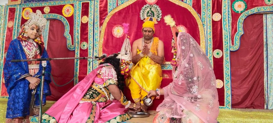 श्रीकृष्ण लीला रासोत्सव में दसवें दिन श्रीकृष्ण–सुदामा मिलन लीला ने भाव, भक्ति और प्रेम से भिगोया पंडाल