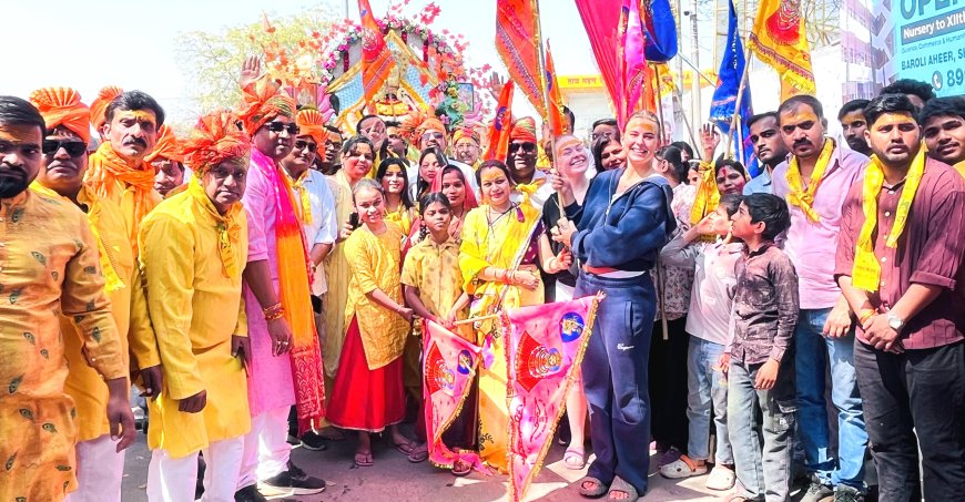फागुन में भक्ति का रंग और आस्था का सैलाब: ताजगंज में शोभायात्रा, श्याम दरबार और महालक्ष्मी मंदिर में गुलाल की होली संग गूंजे जयकारे