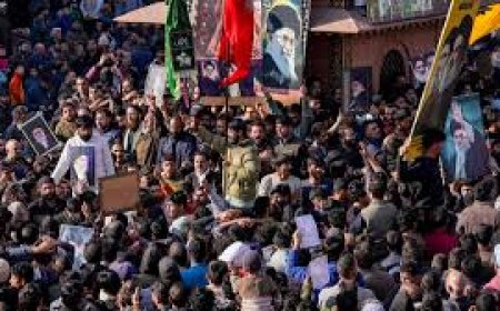 खामेनेई की मौत के बाद पाकिस्तान में बवाल, अमेरिकी कॉन्सुलेट पर शिया समुदाय के लोगों का हमला,  8 लोगों की मौत