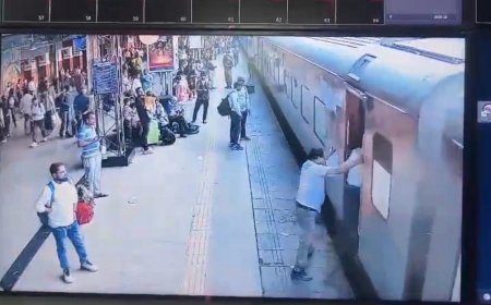 चलती पंजाब मेल में चढ़ते समय फिसला यात्री, अरपीएफ कांस्टेबल की बहादुरी से टली बड़ी दुर्घटना