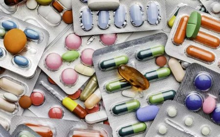 आगरा में सैंपल दवाओं का बड़ा खेल, फव्वारा से बरामद लाखों की दवाओं पर नकली होने का शक