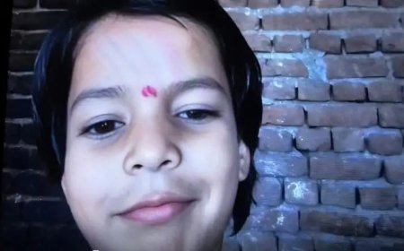 आगरा में खटारा स्कूल बस का कहर: फर्श टूटा और मासूम नैना पहिए के नीचे…, चंद सेकंड में थम गई बालिका की सांसें, स्कूल सिस्टम और रोड सेफ्टी की पोल खुली