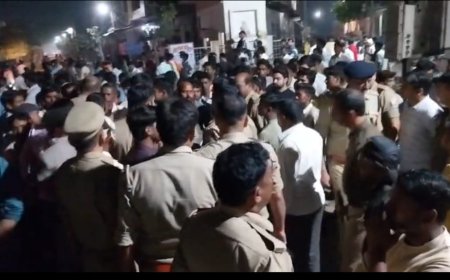 एत्मादपुर में एक और जानलेवा हादसाः अज्ञात ट्रैक्टर-ट्रॉला की टक्कर से युवक की दर्दनाक मौत, गुस्साए ग्रामीणों का हंगामा, परिवार पर टूटा दुखों का पहाड़