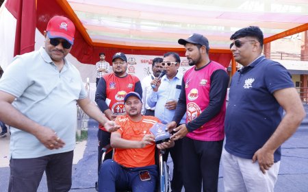 एडमिन 11 का दमदार धमाका: सीएमओ 11 को 30 रन से हराकर केआरएस टी20 लीग के फाइनल में फिर बनाई जगह