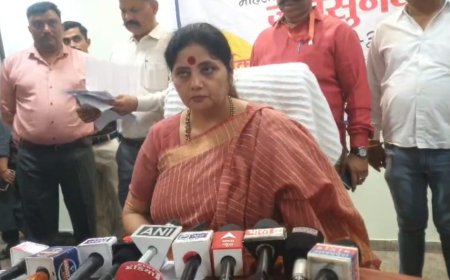 आगरा जनसुनवाई में खुली घरेलू हिंसा की परतें: राज्य महिला आयोग अध्यक्ष डॊ. बबीता चौहान का बड़ा ऐलान- आयोग मुस्लिम महिलाओं के लिए अलग से एप तैयार करेगा ताकि वे घर बैठे अपनी समस्याएं उठा सकें 