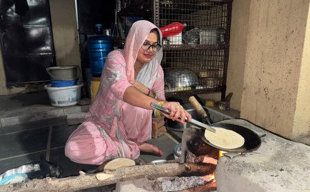 गैस संकट से बदली रसोई की तस्वीर—बरेली में फिर जले चूल्हे, अंगीठी और कोयले की भट्टी का दौर लौटा
