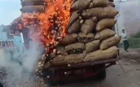 आगरा के फतेहाबाद क्षेत्र में हाई टेंशन विद्युत लाइन से आलू से भरी ट्रॉली बनी आग का गोला, पांच लोगों ने कूदकर बचाई जान!