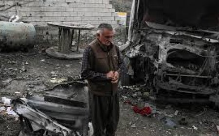 ईरान के हमले से दो टुकड़ों में बंट गया अमेरिकी अवाक्स,  कई लोग हुए घायल   