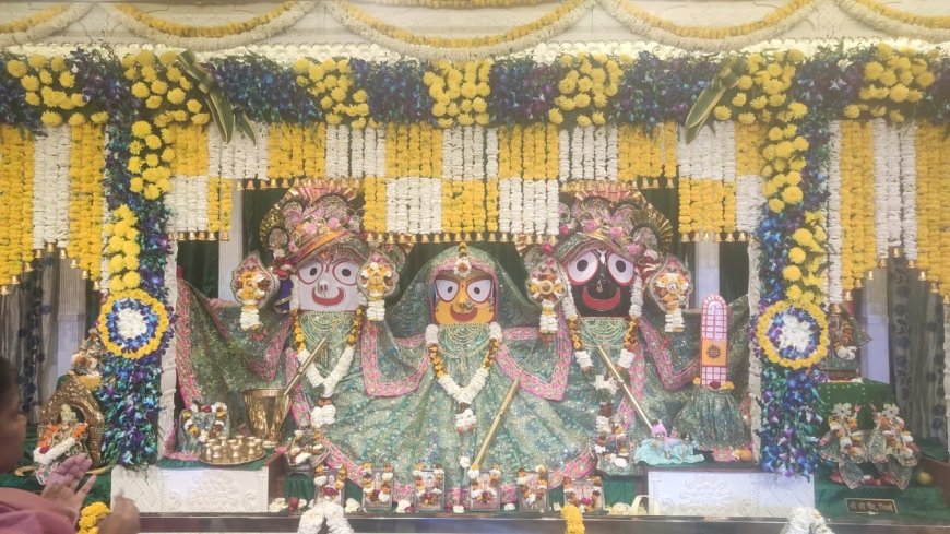 फूलों की होली में राधा-कृष्ण संग झूमे श्रद्धालु, श्रीजगन्नाथ मंदिर में गूंजे भक्ति के रंग
