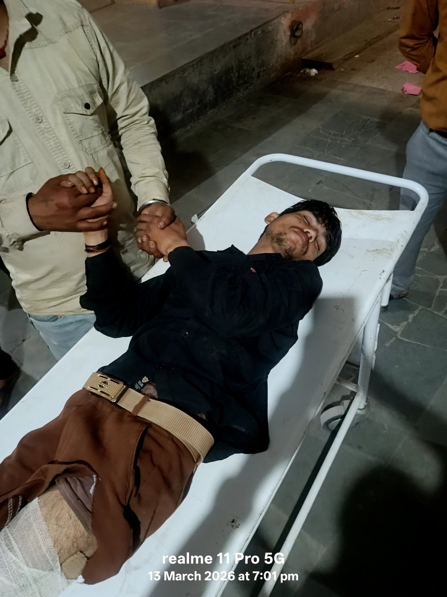तेज रफ्तार टेम्पो ने बाइक को रौंदा: आमने-सामने की भीषण भिड़ंत में युवक की मौत, साथी गंभीर घायल; हादसे के बाद चालक टेम्पो छोड़कर फरार