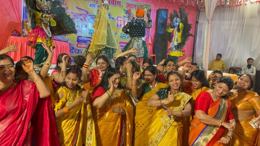 होली मिलन समारोहों में फूलों की होली और कवि सम्मेलन से सजा उत्सवी माहौल
