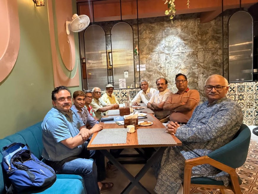 इलाहाबाद विश्वविद्यालय के पूर्व छात्रों का आगरा में जुटान: संगठन को सक्रिय बनाने और नई कार्यकारिणी गठन पर मंथन