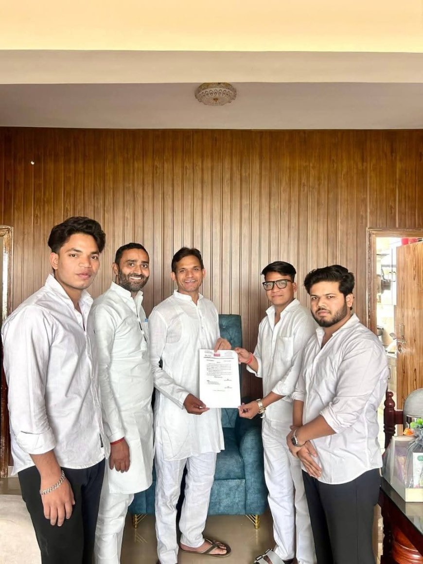 आगरा में रितिक प्रजापति बने सपा लोहिया वाहिनी के महानगर अध्यक्ष