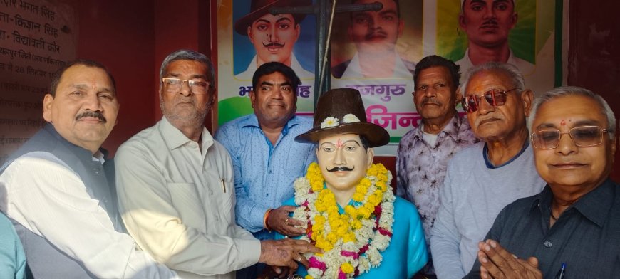 शहादत को सलाम, इंकलाब को प्रणाम: आगरा में नूरी दरवाजा पर शहीद भगत सिंह को दी गई भावभीनी श्रद्धांजलि