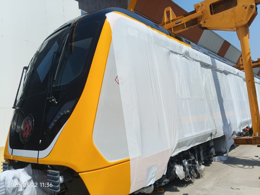 आगरा मेट्रो को मिली 23वीं ट्रेन, रफ्तार पकड़ रहा शहर का आधुनिक ट्रांसपोर्ट सिस्टम