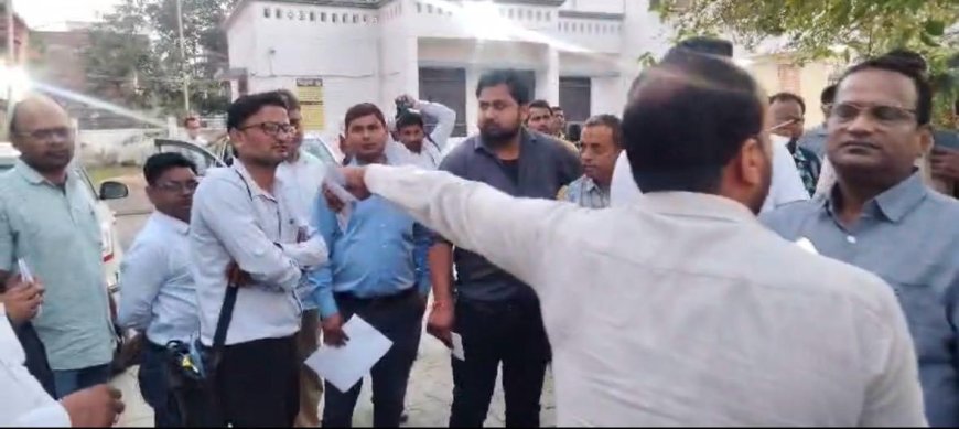 13 साल का इंतज़ार, फिर ‘एक लाख’ की मांग का आरोप, हंगामा