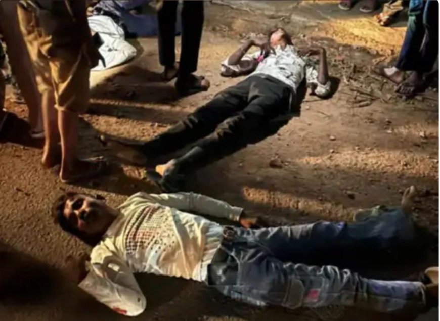 आगरा-जयपुर हाईवे पर दर्दनाक हादसा, खड़े केंटर में घुसी इलेक्ट्रिक एक्टिवा, तीन युवक जिंदगी-मौत से जूझ रहे