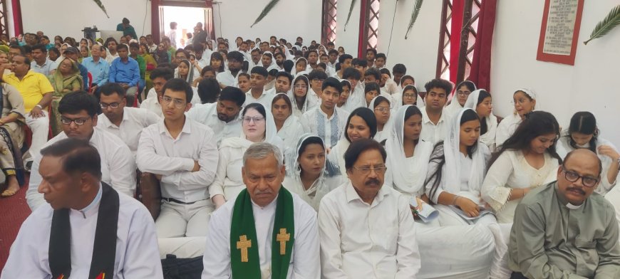 आगरा में ‘खजूर रविवार’ पर उमड़ा आस्था का सैलाब, पाम संडे के साथ शुरू हुआ मसीही समाज का पवित्र ‘पैशन वीक’