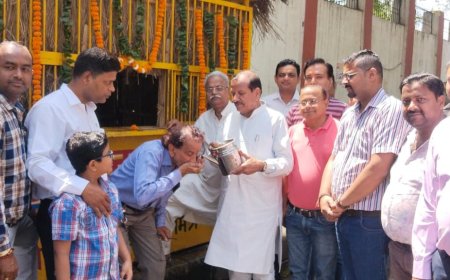 फॉर्मा फ्रेन्ड्स एवं मित्र मण्डली ने पालीवाल पार्क में लगाई शीतल जल प्याऊ की प्याऊ