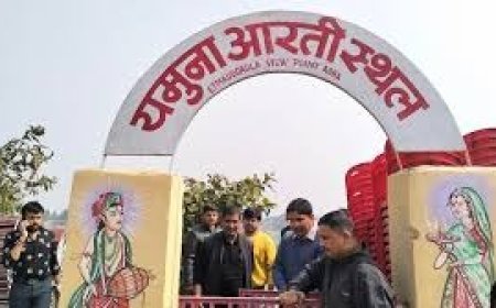 आस्था प्यास से बेहाल: आगरा के यमुना आरती स्थल पर बूंद-बूंद को तरस जाते हैं श्रद्धालु