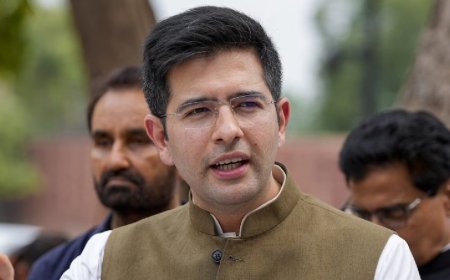 ‘खामोश करवाया गया हूं, हारा नहीं’— राघव चड्ढा के तीखे पोस्ट ने खोली आम आदमी पार्टी की अंदरूनी दरार, क्या बढ़ेगा टकराव?