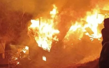 बंद मकान बना आग का गोदाम, ग्वालियर रोड के घड़ी हरलाल गांव में भीषण आग से पूरी गृहस्थी खाक, परिवार सड़क पर आया