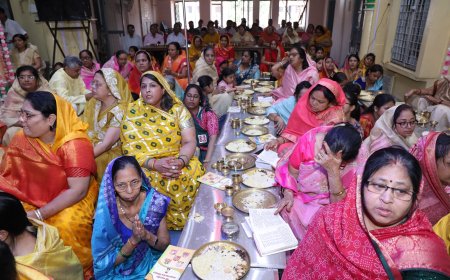 मोती कटरा में महावीर भक्ति का महापर्वः विधान, भजन और सम्मान समारोह में उमड़ी आस्था