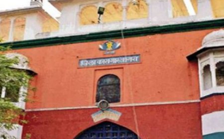 आगरा जिला जेल में आलोक यादव और मोनू यादव के बीच गैंगवार का खतरा था, एक को फिरोजाबाद जेल शिफ्ट किया गया