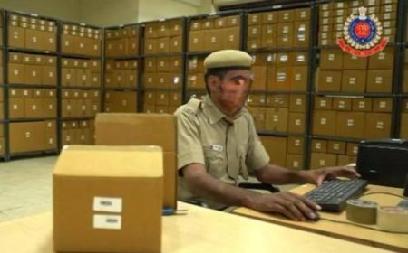 थाने के मालखाने में ही ‘हाथ साफ’! आगरा पुलिस पर गबन का साया, कोर्ट ने दिए मुकदमे के आदेश