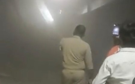 आगरा के किनारी बाजार में आधी रात में गूंजी धमाके की आवाज, चार मंजिला इमारत बनी मलबा