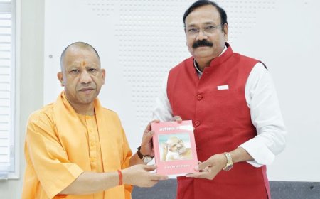 सीएम योगी से सांसद राजकुमार चाहर की अहम मुलाकात, बैराज, आईटी पार्क और रोजगार के रखे प्रस्ताव