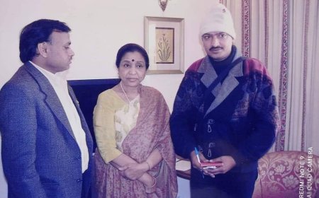 यादेंः जब एक पर्ची के शब्दों ने खोल दिए दरवाज़े: आगरा में आशा भोसले संग वो 30 मिनट, जो बन गए जीवन की सबसे अनमोल स्मृति