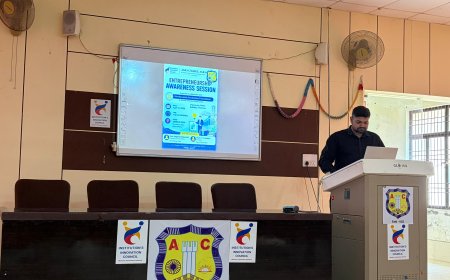 नौकरी करने वाले नहीं, रोजगार देने वाले बनो: आगरा कॉलेज में उद्यमिता जागरूकता सत्र ने युवाओं को दी नई दिशा