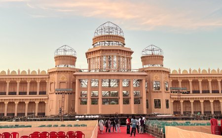 नीले-पंचशील ध्वजों से सजी भीमनगरी तैयार: अशोक महल की भव्यता के बीच मंच पर कटेगा केक, सामूहिक विवाह और गिन्नी माही की संगीत संध्या के साथ ही श्रेया वर्मा और गायिका श्रष्टि सरगम भी प्रस्तुति देंगी