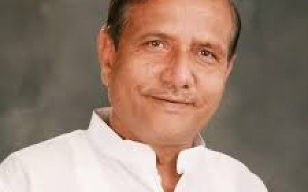 आगरा के परशुराम चौक की घटना में विधायक पुरुषोत्तम खंडेलवाल ने पुलिस से मांगी कार्रवाई