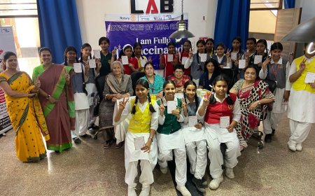 रोटरी क्लब की पहल से बेटियों को मिला सुरक्षा कवच, स्कूल में लगे सर्वाइकल कैंसर से बचाव का टीके