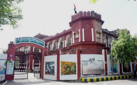 डॊ. आंबेडकर विश्वविद्यालय तेरे खेल निराले: शौचालय की मरम्मत में ही करोड़ों फूंक डाले, नई इमारतों के टॉयलेट भी कागजों में ‘खराब’ दिखाकर खेल कर डाले, जितने पैसे में आम आदमी खड़ा कर ले घर, उतने सिर्फ मरम्मत पर उड़ा डाले, रंगाई-पुताई के नाम पर बहाए करोड़ों अब सवालों के घेरे में