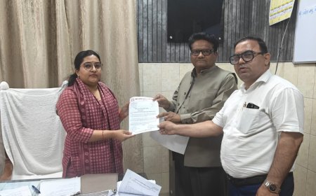 जनगणना ड्यूटी के खिलाफ प्रधानाचार्यों ने आगरा कलेक्ट्रेट में खोला मोर्चा, डीआईओएस के शिक्षकों की सूची न भेजने पर एडीएम सख्त