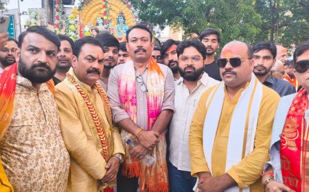 आगरा में निकली परशुराम कुटुंब यात्रा, अनिल मिश्रा एडवोकेट और अलंकार अग्निहोत्री ने पैदल चलकर जीता जनमानस